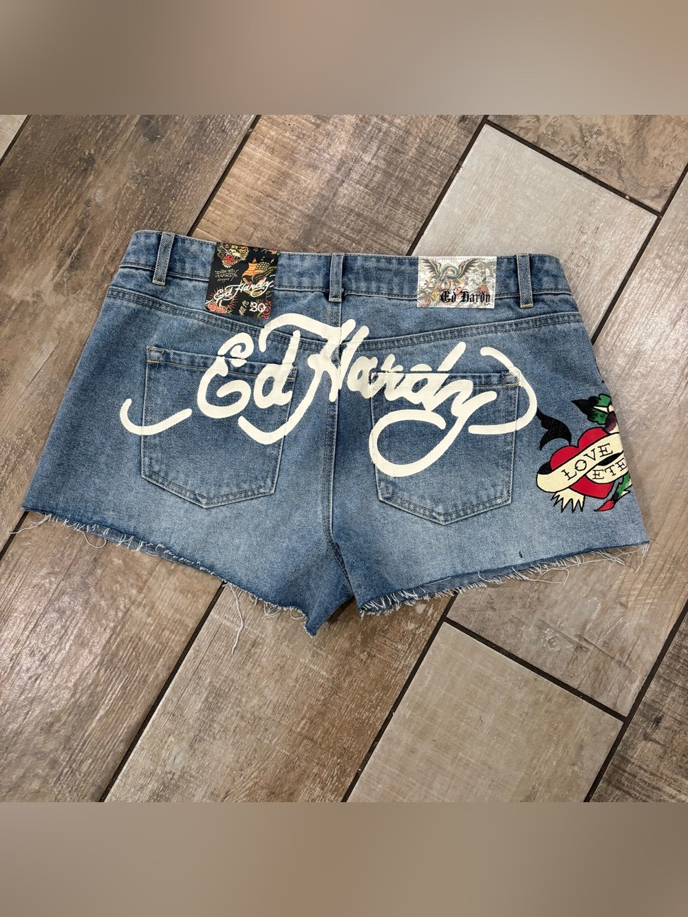 Ed Hardy Women Size 30 “Eternal Love” Painted Heart Design Denim Cut Off Shorts